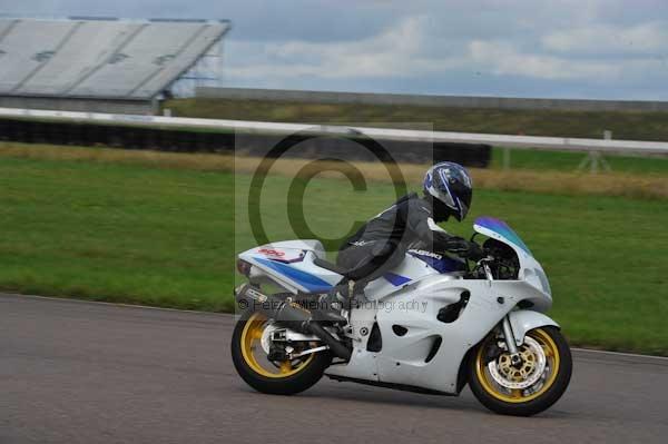 Motorcycle action photographs;Rockingham;Rockingham photographs;event digital images;eventdigitalimages;no limits trackday;peter wileman photography;rockingham corby northamptonshire;trackday;trackday digital images;trackday photos