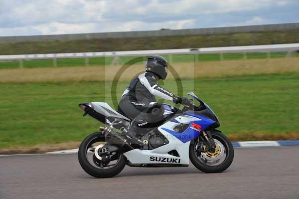 Motorcycle action photographs;Rockingham;Rockingham photographs;event digital images;eventdigitalimages;no limits trackday;peter wileman photography;rockingham corby northamptonshire;trackday;trackday digital images;trackday photos