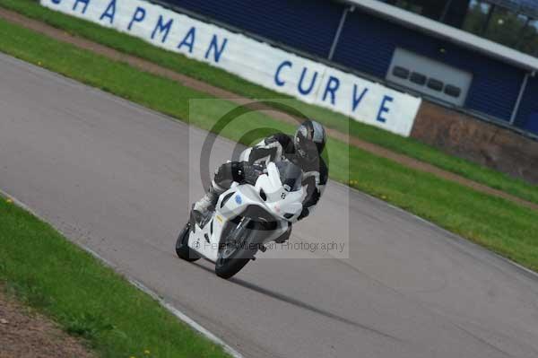 Motorcycle action photographs;Rockingham;Rockingham photographs;event digital images;eventdigitalimages;no limits trackday;peter wileman photography;rockingham corby northamptonshire;trackday;trackday digital images;trackday photos