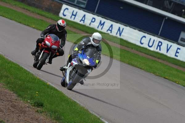 Motorcycle action photographs;Rockingham;Rockingham photographs;event digital images;eventdigitalimages;no limits trackday;peter wileman photography;rockingham corby northamptonshire;trackday;trackday digital images;trackday photos
