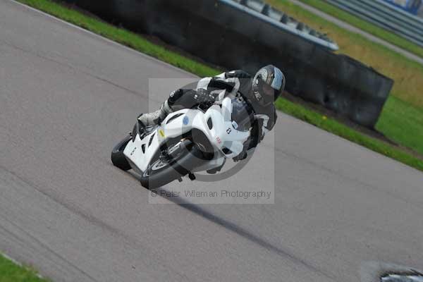 Motorcycle action photographs;Rockingham;Rockingham photographs;event digital images;eventdigitalimages;no limits trackday;peter wileman photography;rockingham corby northamptonshire;trackday;trackday digital images;trackday photos