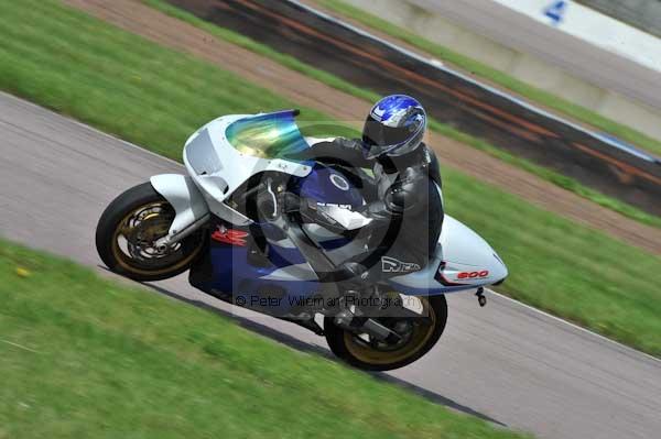 Motorcycle action photographs;Rockingham;Rockingham photographs;event digital images;eventdigitalimages;no limits trackday;peter wileman photography;rockingham corby northamptonshire;trackday;trackday digital images;trackday photos