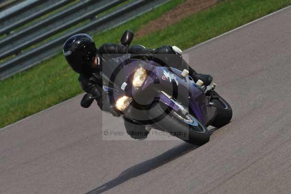 Motorcycle action photographs;Rockingham;Rockingham photographs;event digital images;eventdigitalimages;no limits trackday;peter wileman photography;rockingham corby northamptonshire;trackday;trackday digital images;trackday photos