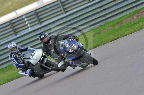 Motorcycle action photographs;Rockingham;Rockingham photographs;event digital images;eventdigitalimages;no limits trackday;peter wileman photography;rockingham corby northamptonshire;trackday;trackday digital images;trackday photos