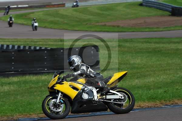 Motorcycle action photographs;Rockingham;Rockingham photographs;event digital images;eventdigitalimages;no limits trackday;peter wileman photography;rockingham corby northamptonshire;trackday;trackday digital images;trackday photos
