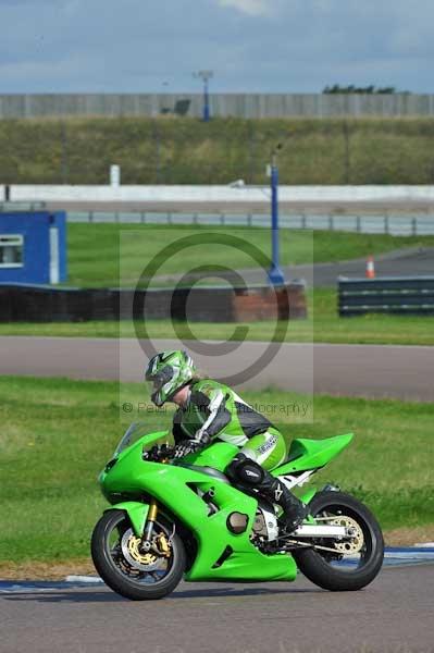 Motorcycle action photographs;Rockingham;Rockingham photographs;event digital images;eventdigitalimages;no limits trackday;peter wileman photography;rockingham corby northamptonshire;trackday;trackday digital images;trackday photos