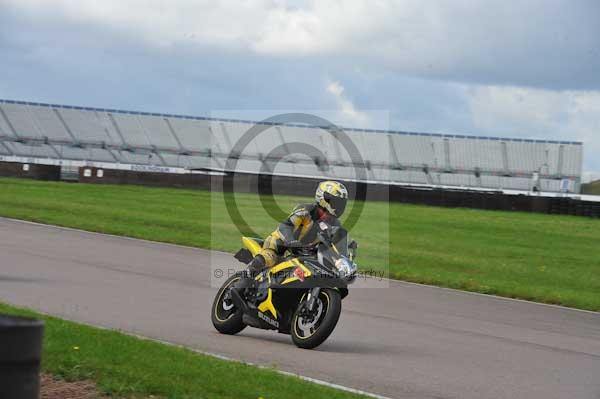 Motorcycle action photographs;Rockingham;Rockingham photographs;event digital images;eventdigitalimages;no limits trackday;peter wileman photography;rockingham corby northamptonshire;trackday;trackday digital images;trackday photos