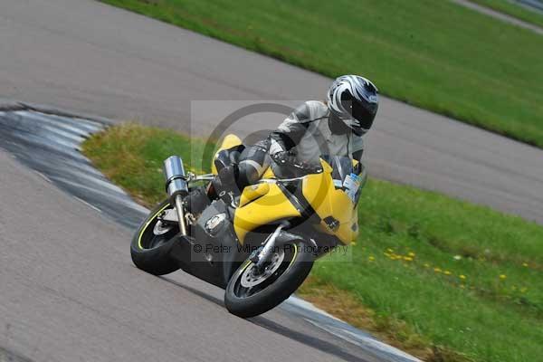 Motorcycle action photographs;Rockingham;Rockingham photographs;event digital images;eventdigitalimages;no limits trackday;peter wileman photography;rockingham corby northamptonshire;trackday;trackday digital images;trackday photos