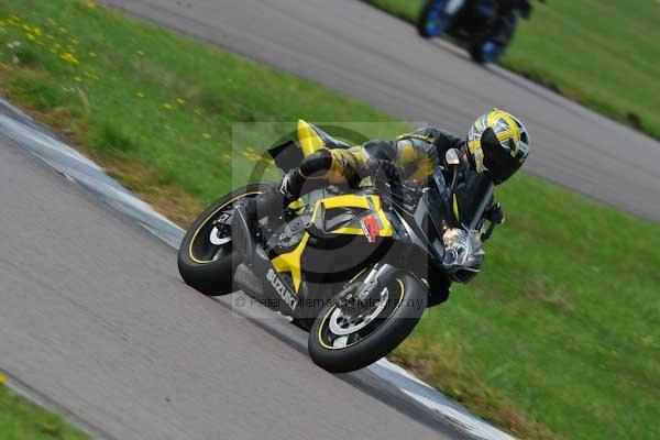 Motorcycle action photographs;Rockingham;Rockingham photographs;event digital images;eventdigitalimages;no limits trackday;peter wileman photography;rockingham corby northamptonshire;trackday;trackday digital images;trackday photos