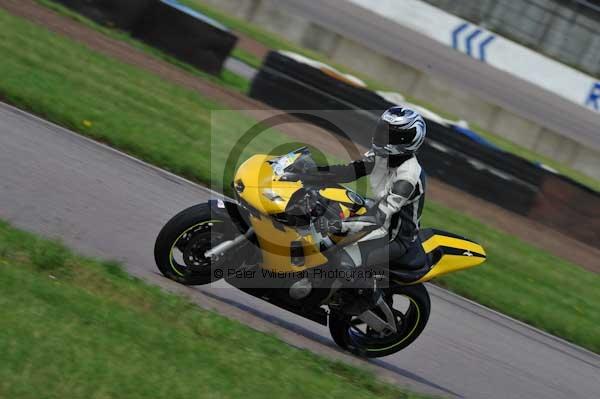 Motorcycle action photographs;Rockingham;Rockingham photographs;event digital images;eventdigitalimages;no limits trackday;peter wileman photography;rockingham corby northamptonshire;trackday;trackday digital images;trackday photos