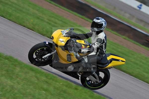 Motorcycle action photographs;Rockingham;Rockingham photographs;event digital images;eventdigitalimages;no limits trackday;peter wileman photography;rockingham corby northamptonshire;trackday;trackday digital images;trackday photos