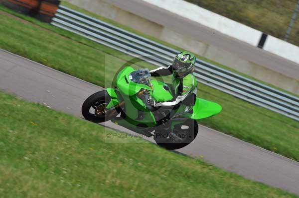 Motorcycle action photographs;Rockingham;Rockingham photographs;event digital images;eventdigitalimages;no limits trackday;peter wileman photography;rockingham corby northamptonshire;trackday;trackday digital images;trackday photos