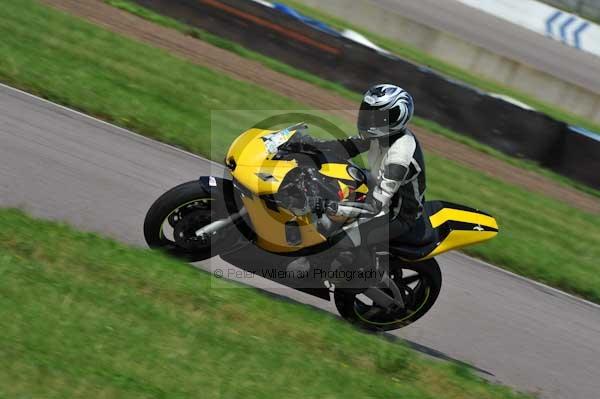 Motorcycle action photographs;Rockingham;Rockingham photographs;event digital images;eventdigitalimages;no limits trackday;peter wileman photography;rockingham corby northamptonshire;trackday;trackday digital images;trackday photos