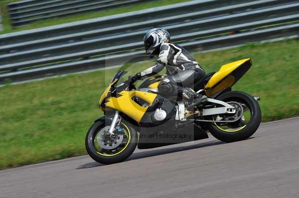 Motorcycle action photographs;Rockingham;Rockingham photographs;event digital images;eventdigitalimages;no limits trackday;peter wileman photography;rockingham corby northamptonshire;trackday;trackday digital images;trackday photos