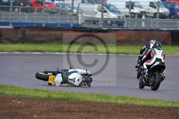 Motorcycle action photographs;Rockingham;Rockingham photographs;event digital images;eventdigitalimages;no limits trackday;peter wileman photography;rockingham corby northamptonshire;trackday;trackday digital images;trackday photos