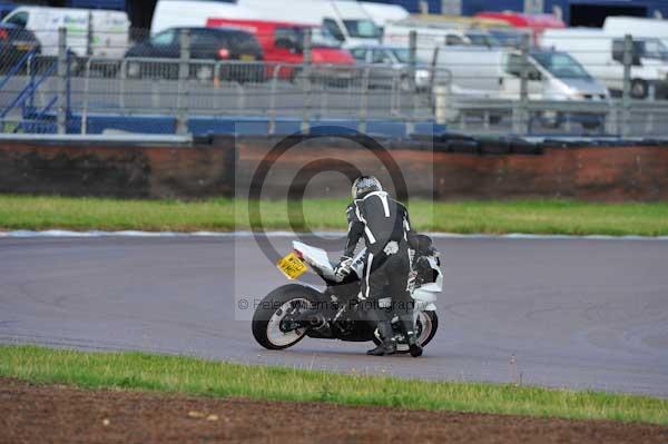 Motorcycle action photographs;Rockingham;Rockingham photographs;event digital images;eventdigitalimages;no limits trackday;peter wileman photography;rockingham corby northamptonshire;trackday;trackday digital images;trackday photos