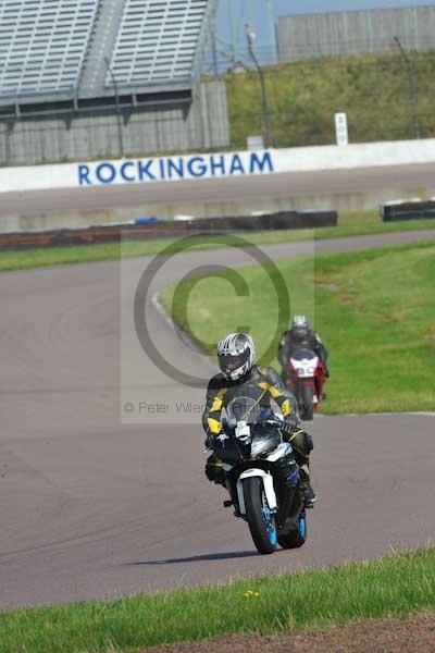 Motorcycle action photographs;Rockingham;Rockingham photographs;event digital images;eventdigitalimages;no limits trackday;peter wileman photography;rockingham corby northamptonshire;trackday;trackday digital images;trackday photos