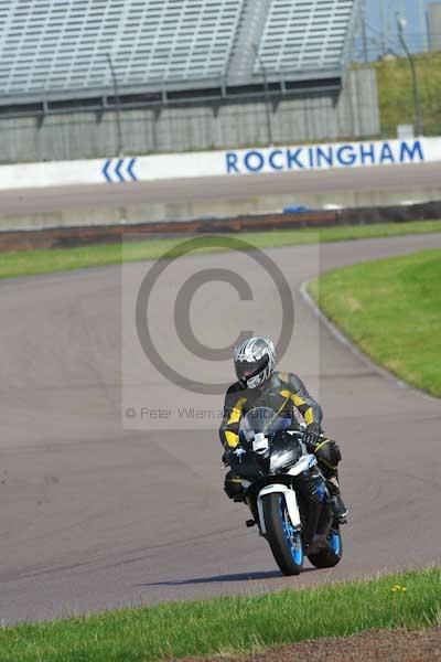 Motorcycle action photographs;Rockingham;Rockingham photographs;event digital images;eventdigitalimages;no limits trackday;peter wileman photography;rockingham corby northamptonshire;trackday;trackday digital images;trackday photos