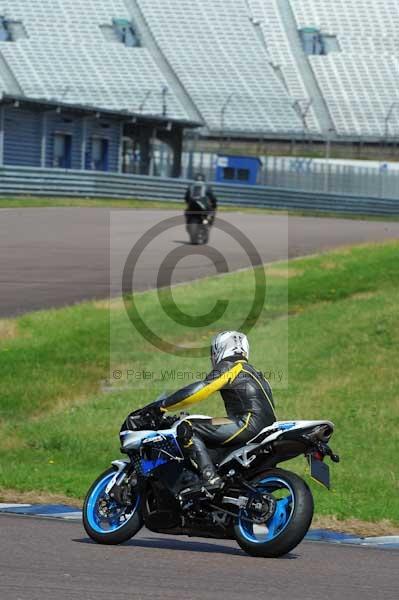 Motorcycle action photographs;Rockingham;Rockingham photographs;event digital images;eventdigitalimages;no limits trackday;peter wileman photography;rockingham corby northamptonshire;trackday;trackday digital images;trackday photos