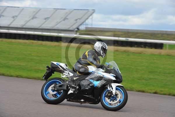 Motorcycle action photographs;Rockingham;Rockingham photographs;event digital images;eventdigitalimages;no limits trackday;peter wileman photography;rockingham corby northamptonshire;trackday;trackday digital images;trackday photos