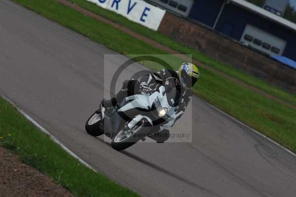 Motorcycle action photographs;Rockingham;Rockingham photographs;event digital images;eventdigitalimages;no limits trackday;peter wileman photography;rockingham corby northamptonshire;trackday;trackday digital images;trackday photos