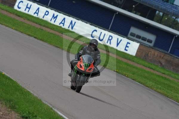Motorcycle action photographs;Rockingham;Rockingham photographs;event digital images;eventdigitalimages;no limits trackday;peter wileman photography;rockingham corby northamptonshire;trackday;trackday digital images;trackday photos
