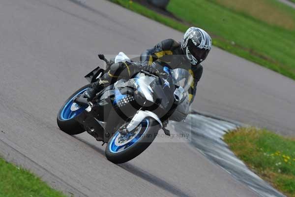 Motorcycle action photographs;Rockingham;Rockingham photographs;event digital images;eventdigitalimages;no limits trackday;peter wileman photography;rockingham corby northamptonshire;trackday;trackday digital images;trackday photos