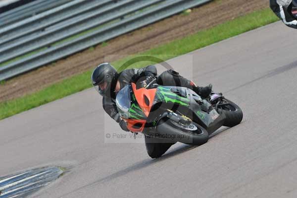 Motorcycle action photographs;Rockingham;Rockingham photographs;event digital images;eventdigitalimages;no limits trackday;peter wileman photography;rockingham corby northamptonshire;trackday;trackday digital images;trackday photos