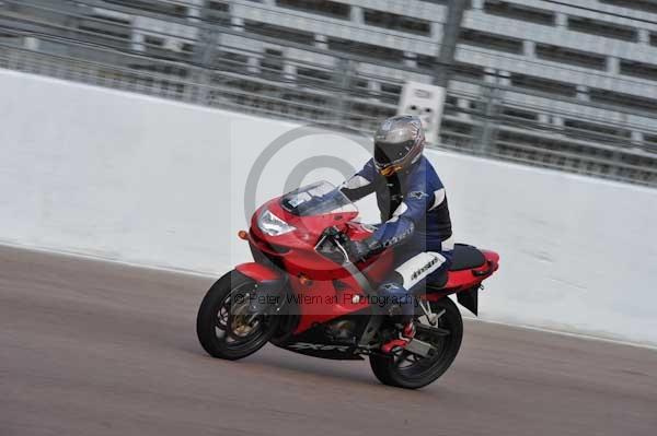 Motorcycle action photographs;Rockingham;Rockingham photographs;event digital images;eventdigitalimages;no limits trackday;peter wileman photography;rockingham corby northamptonshire;trackday;trackday digital images;trackday photos