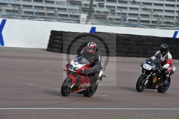 Motorcycle action photographs;Rockingham;Rockingham photographs;event digital images;eventdigitalimages;no limits trackday;peter wileman photography;rockingham corby northamptonshire;trackday;trackday digital images;trackday photos