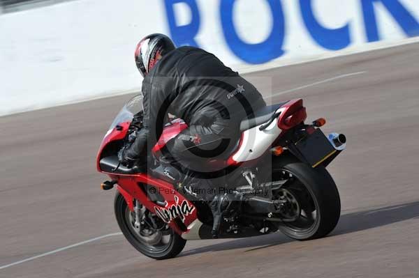 Motorcycle action photographs;Rockingham;Rockingham photographs;event digital images;eventdigitalimages;no limits trackday;peter wileman photography;rockingham corby northamptonshire;trackday;trackday digital images;trackday photos