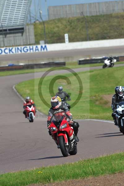 Motorcycle action photographs;Rockingham;Rockingham photographs;event digital images;eventdigitalimages;no limits trackday;peter wileman photography;rockingham corby northamptonshire;trackday;trackday digital images;trackday photos