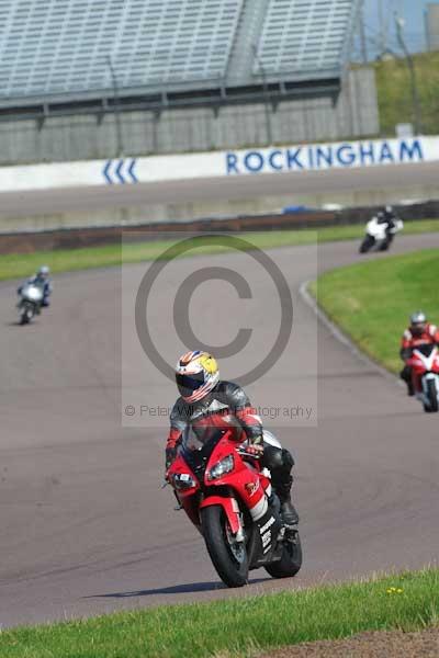 Motorcycle action photographs;Rockingham;Rockingham photographs;event digital images;eventdigitalimages;no limits trackday;peter wileman photography;rockingham corby northamptonshire;trackday;trackday digital images;trackday photos