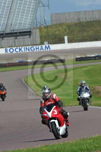 Motorcycle action photographs;Rockingham;Rockingham photographs;event digital images;eventdigitalimages;no limits trackday;peter wileman photography;rockingham corby northamptonshire;trackday;trackday digital images;trackday photos
