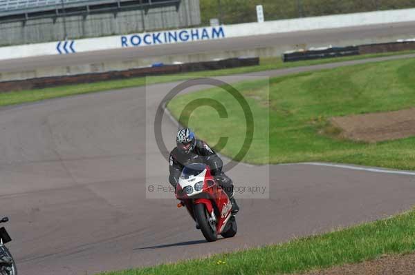 Motorcycle action photographs;Rockingham;Rockingham photographs;event digital images;eventdigitalimages;no limits trackday;peter wileman photography;rockingham corby northamptonshire;trackday;trackday digital images;trackday photos