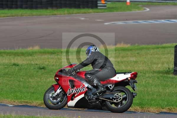 Motorcycle action photographs;Rockingham;Rockingham photographs;event digital images;eventdigitalimages;no limits trackday;peter wileman photography;rockingham corby northamptonshire;trackday;trackday digital images;trackday photos