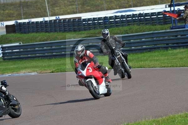 Motorcycle action photographs;Rockingham;Rockingham photographs;event digital images;eventdigitalimages;no limits trackday;peter wileman photography;rockingham corby northamptonshire;trackday;trackday digital images;trackday photos