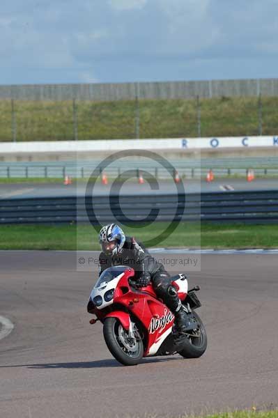 Motorcycle action photographs;Rockingham;Rockingham photographs;event digital images;eventdigitalimages;no limits trackday;peter wileman photography;rockingham corby northamptonshire;trackday;trackday digital images;trackday photos