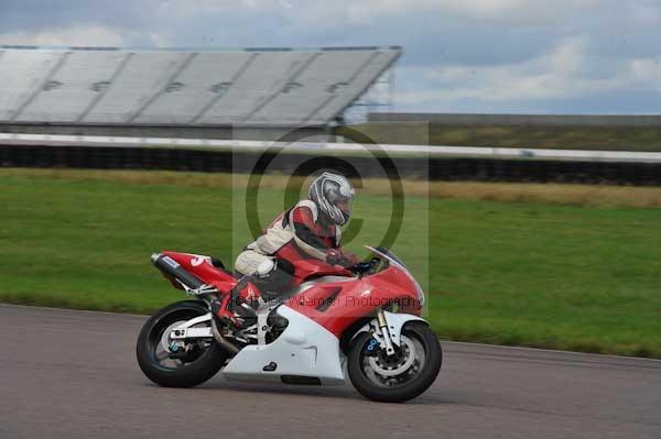 Motorcycle action photographs;Rockingham;Rockingham photographs;event digital images;eventdigitalimages;no limits trackday;peter wileman photography;rockingham corby northamptonshire;trackday;trackday digital images;trackday photos