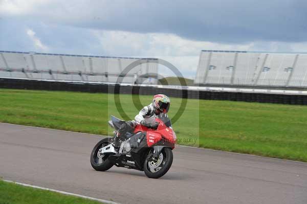 Motorcycle action photographs;Rockingham;Rockingham photographs;event digital images;eventdigitalimages;no limits trackday;peter wileman photography;rockingham corby northamptonshire;trackday;trackday digital images;trackday photos