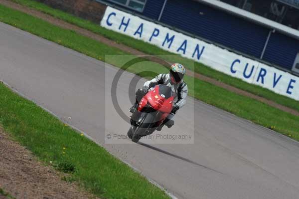 Motorcycle action photographs;Rockingham;Rockingham photographs;event digital images;eventdigitalimages;no limits trackday;peter wileman photography;rockingham corby northamptonshire;trackday;trackday digital images;trackday photos