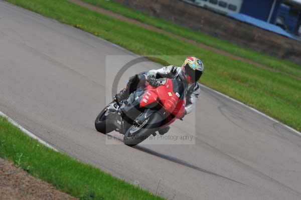 Motorcycle action photographs;Rockingham;Rockingham photographs;event digital images;eventdigitalimages;no limits trackday;peter wileman photography;rockingham corby northamptonshire;trackday;trackday digital images;trackday photos