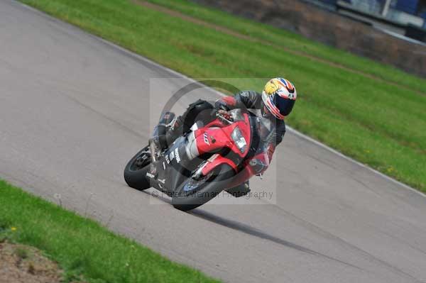 Motorcycle action photographs;Rockingham;Rockingham photographs;event digital images;eventdigitalimages;no limits trackday;peter wileman photography;rockingham corby northamptonshire;trackday;trackday digital images;trackday photos