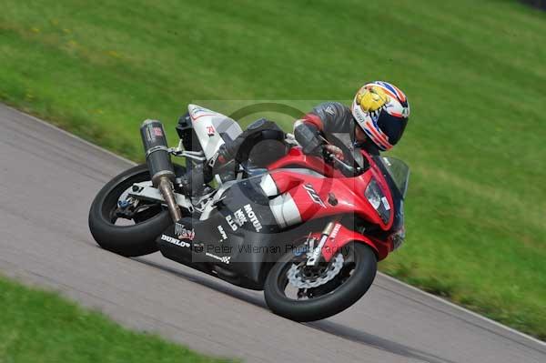 Motorcycle action photographs;Rockingham;Rockingham photographs;event digital images;eventdigitalimages;no limits trackday;peter wileman photography;rockingham corby northamptonshire;trackday;trackday digital images;trackday photos