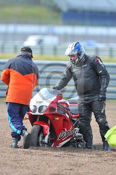 Motorcycle action photographs;Rockingham;Rockingham photographs;event digital images;eventdigitalimages;no limits trackday;peter wileman photography;rockingham corby northamptonshire;trackday;trackday digital images;trackday photos