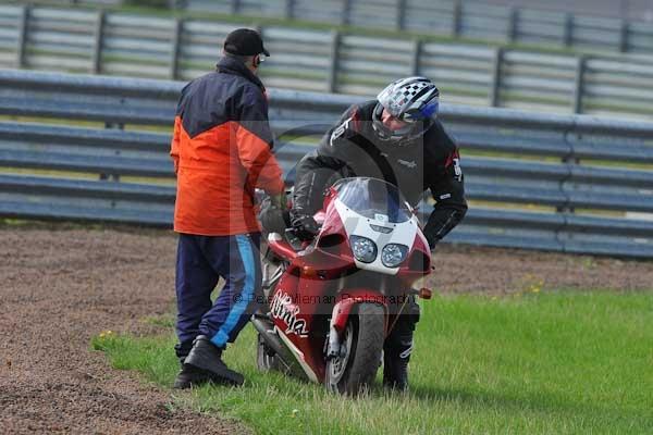 Motorcycle action photographs;Rockingham;Rockingham photographs;event digital images;eventdigitalimages;no limits trackday;peter wileman photography;rockingham corby northamptonshire;trackday;trackday digital images;trackday photos