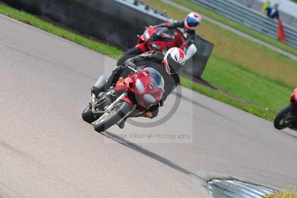 Motorcycle action photographs;Rockingham;Rockingham photographs;event digital images;eventdigitalimages;no limits trackday;peter wileman photography;rockingham corby northamptonshire;trackday;trackday digital images;trackday photos