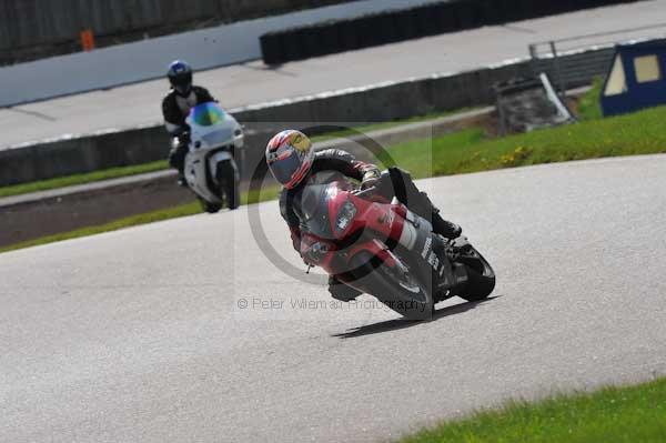 Motorcycle action photographs;Rockingham;Rockingham photographs;event digital images;eventdigitalimages;no limits trackday;peter wileman photography;rockingham corby northamptonshire;trackday;trackday digital images;trackday photos