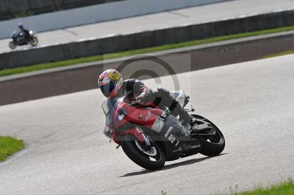 Motorcycle action photographs;Rockingham;Rockingham photographs;event digital images;eventdigitalimages;no limits trackday;peter wileman photography;rockingham corby northamptonshire;trackday;trackday digital images;trackday photos