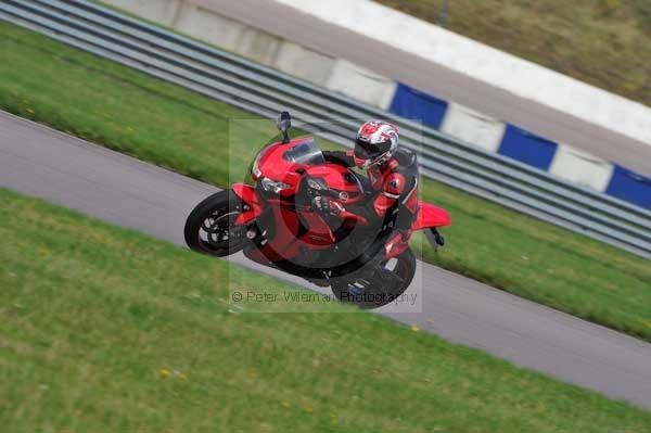 Motorcycle action photographs;Rockingham;Rockingham photographs;event digital images;eventdigitalimages;no limits trackday;peter wileman photography;rockingham corby northamptonshire;trackday;trackday digital images;trackday photos